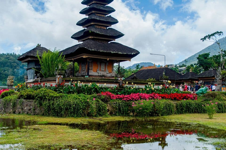 Ulun Danu Beratan Temple beside Lake Beratan, Bali